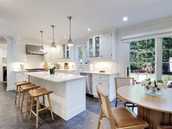 6 Flamingo Road, East Hills NY 11576