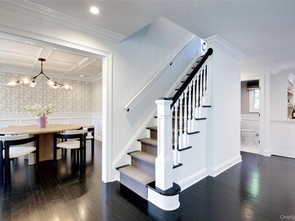 6 Flamingo Road, East Hills NY 11576