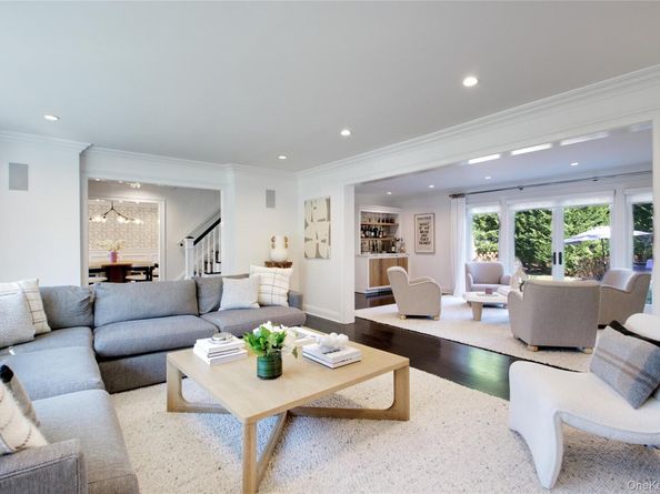 6 Flamingo Road, East Hills NY 11576