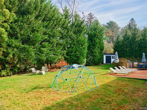 6 Flamingo Road, East Hills NY 11576