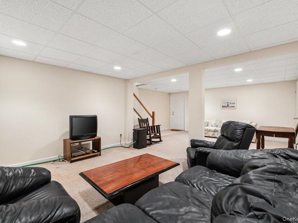 11 Moran Court, Manorville NY 11949