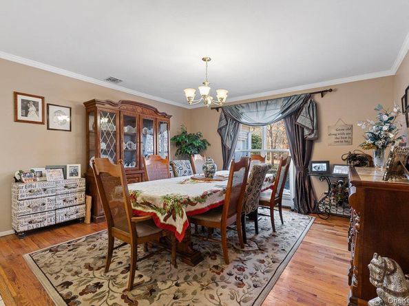 11 Moran Court, Manorville NY 11949