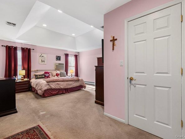 11 Moran Court, Manorville NY 11949