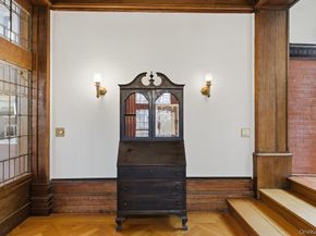 5 Cedar Lane, Glen Cove NY 11542