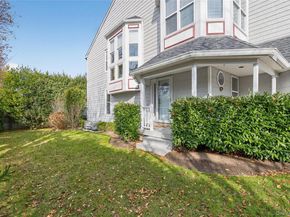 1 Parkridge Court, Huntington NY 11743
