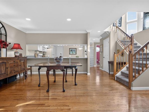 1 Parkridge Court, Huntington NY 11743