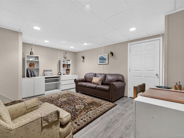 1 Parkridge Court, Huntington NY 11743