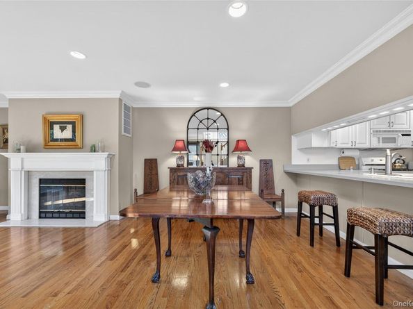 1 Parkridge Court, Huntington NY 11743