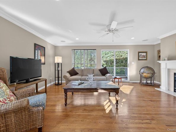 1 Parkridge Court, Huntington NY 11743