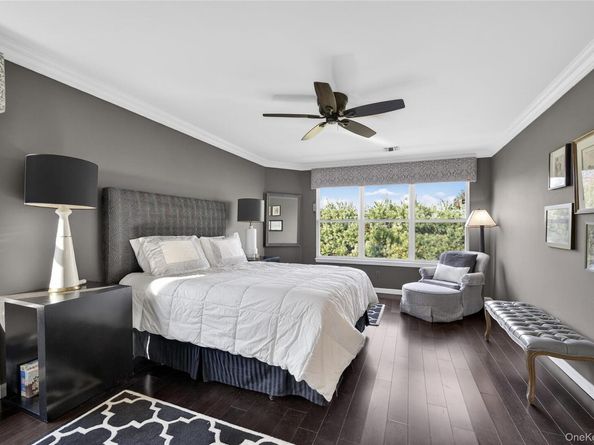 1 Parkridge Court, Huntington NY 11743