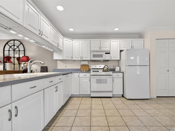 1 Parkridge Court, Huntington NY 11743