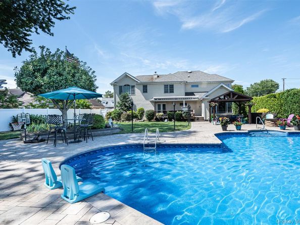 74 Broadway, Bethpage NY 11714