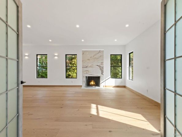 22 Whippoorwill Road E, Armonk NY 10504