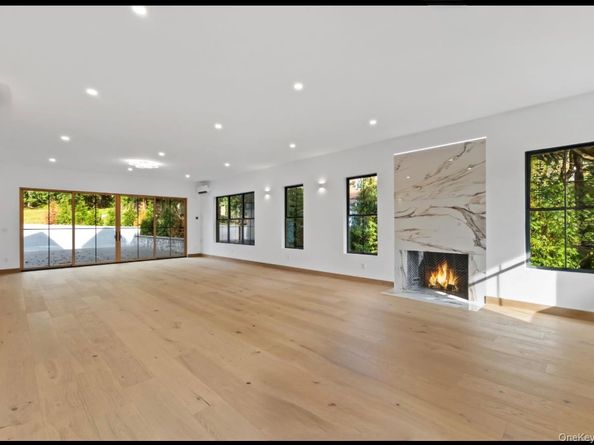 22 Whippoorwill Road E, Armonk NY 10504