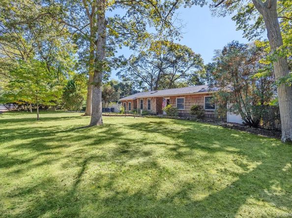 4 Model Court, Rocky Point NY 11778