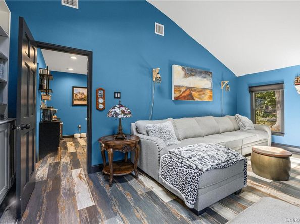 4 Model Court, Rocky Point NY 11778