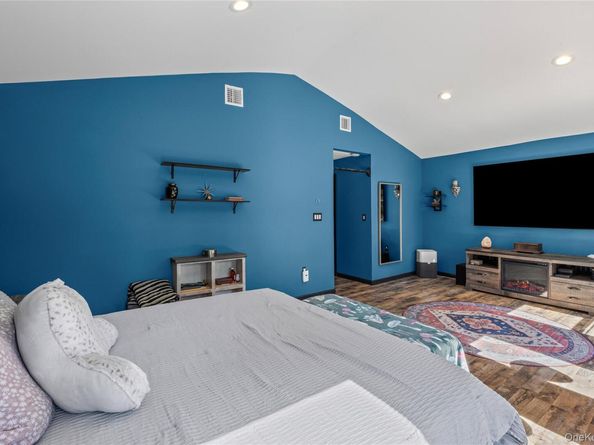 4 Model Court, Rocky Point NY 11778