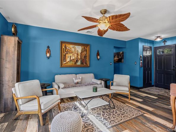 4 Model Court, Rocky Point NY 11778