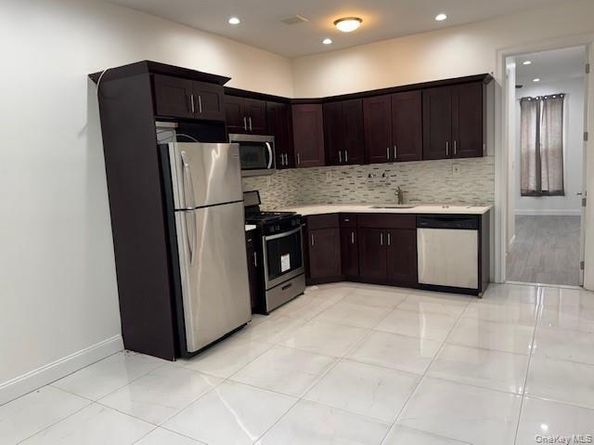 186 Howard Avenue, Brooklyn NY 11233