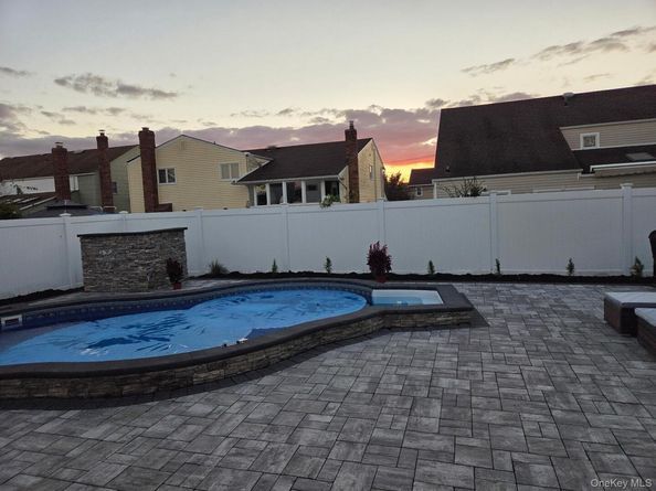 3930 Jane Lane, Oceanside NY 11572