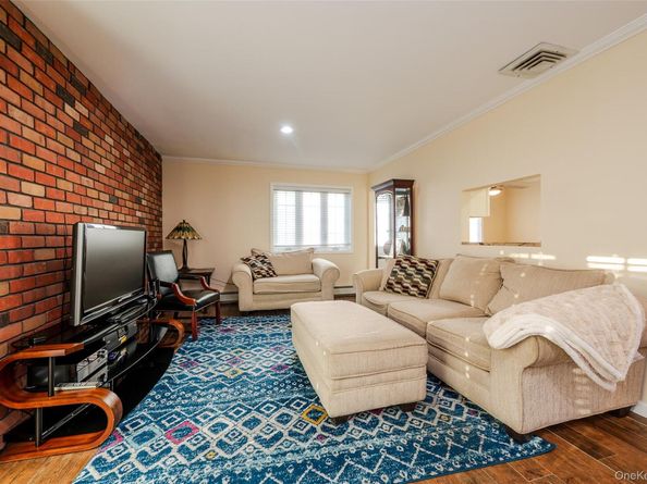 3930 Jane Lane, Oceanside NY 11572