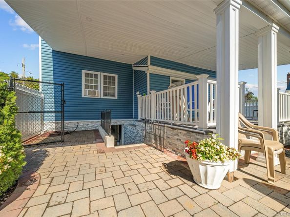 84 E 9th Street, Huntington Station NY 11746