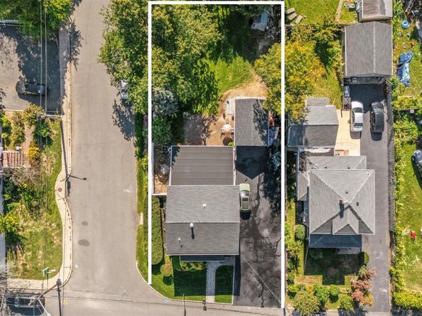 84 E 9th Street, Huntington Station NY 11746