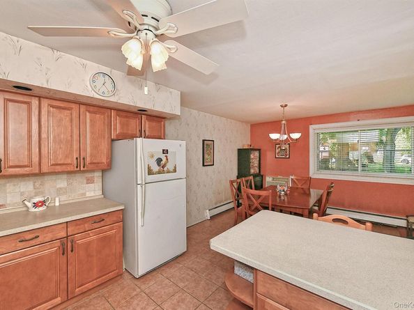 400 Fulton Street 8A, Farmingdale NY 11735