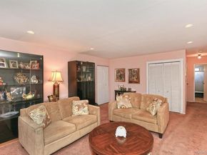 400 Fulton Street 8A, Farmingdale NY 11735