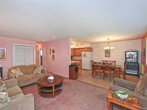 400 Fulton Street 8A, Farmingdale NY 11735