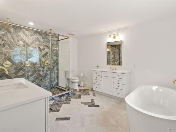 6 Clara Drive, East Quogue NY 11942