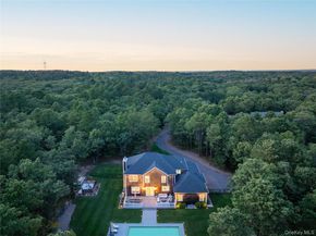 6 Clara Drive, East Quogue NY 11942