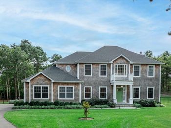 6 Clara Drive