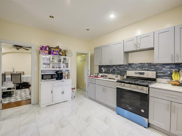 9507 239 Street, Floral Park NY 11001