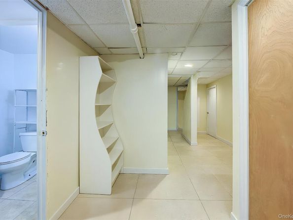9507 239 Street, Floral Park NY 11001