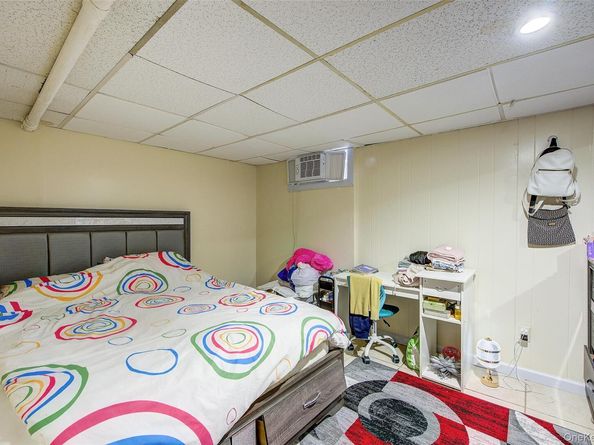 9507 239 Street, Floral Park NY 11001