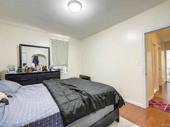 9507 239 Street, Floral Park NY 11001