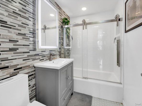 610 Waring 4F, Bronx NY 10467