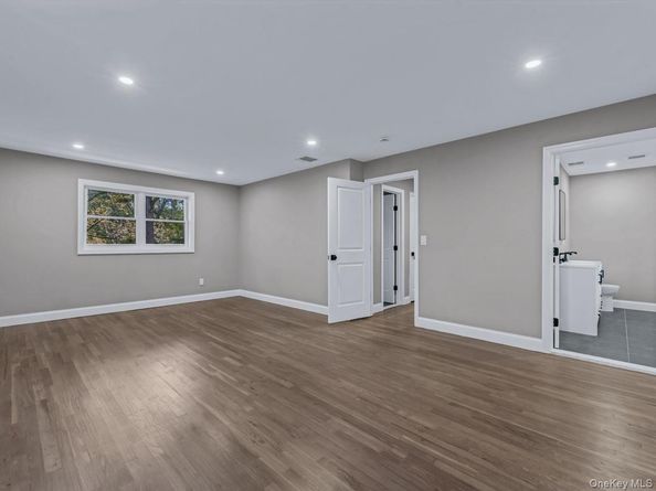 11 Gorham Lane, Dix Hills NY 11746