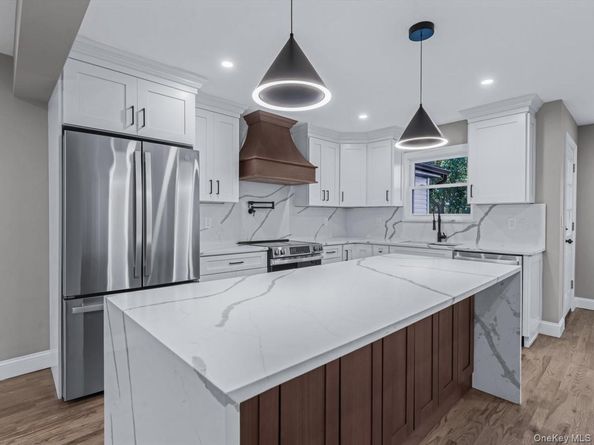 11 Gorham Lane, Dix Hills NY 11746