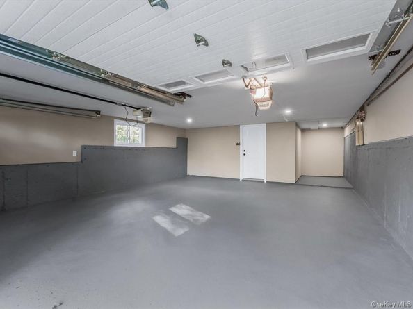 11 Gorham Lane, Dix Hills NY 11746