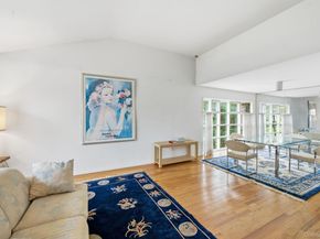 18 Dunhill Road, Manhasset Hills NY 11040