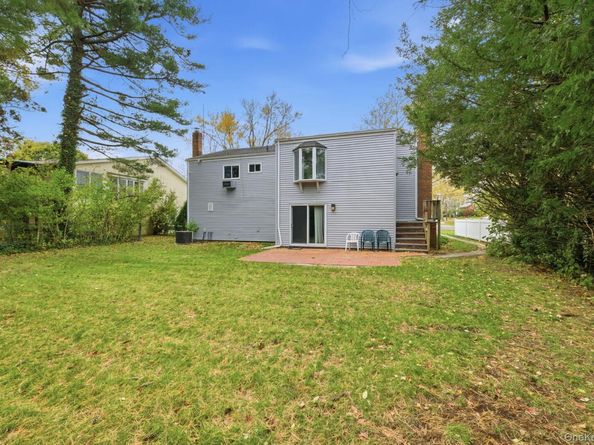 18 Dunhill Road, Manhasset Hills NY 11040