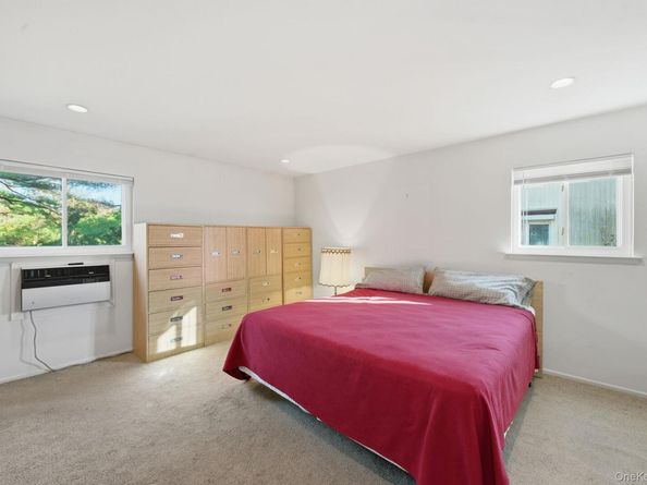 18 Dunhill Road, Manhasset Hills NY 11040