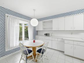 18 Dunhill Road, Manhasset Hills NY 11040