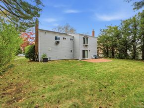 18 Dunhill Road, Manhasset Hills NY 11040