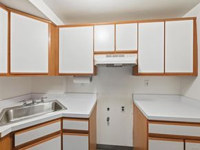 18 Dunhill Road, Manhasset Hills NY 11040