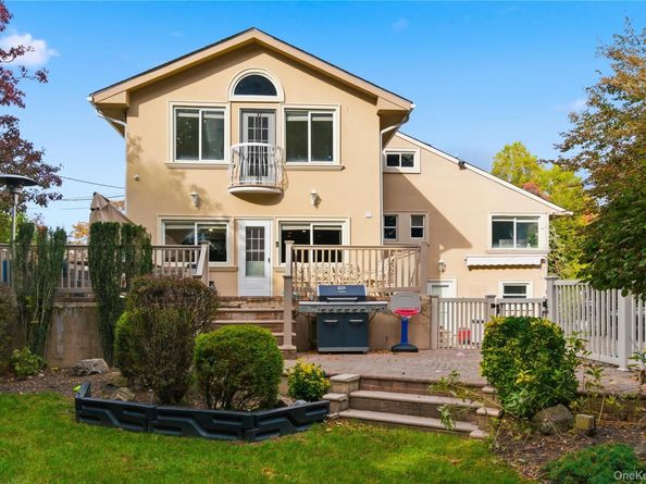 12 Flo Drive, Syosset NY 11791