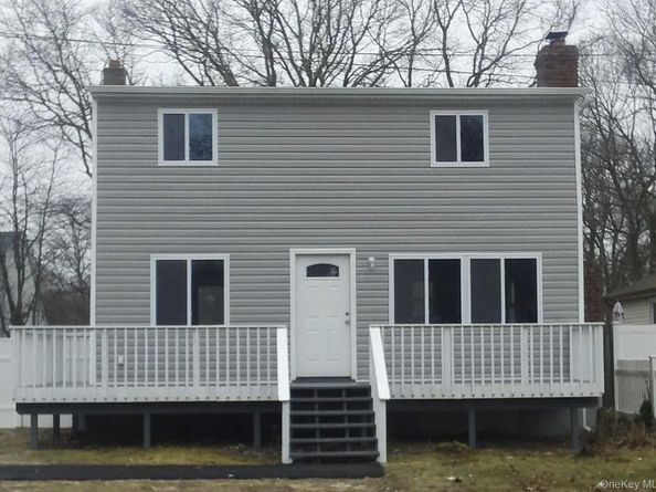 18 Pennwood Drive, Mastic Beach NY 11951