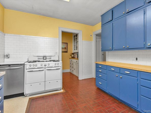 57 Beacon Hill Road, Port Washington NY 11050